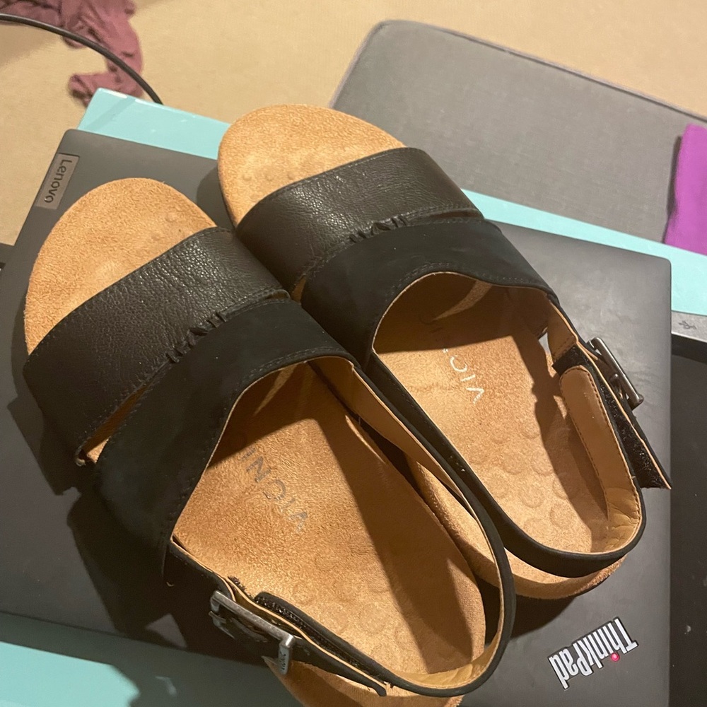 Vionic Black Leather Women's Sandals